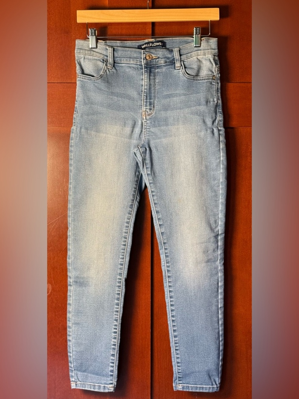 Wallflower Light Wash Faded Cropped Skinny Jeans Size 7